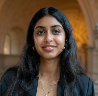 Picture of Youth Commissioner Aanya Shah in City Hall