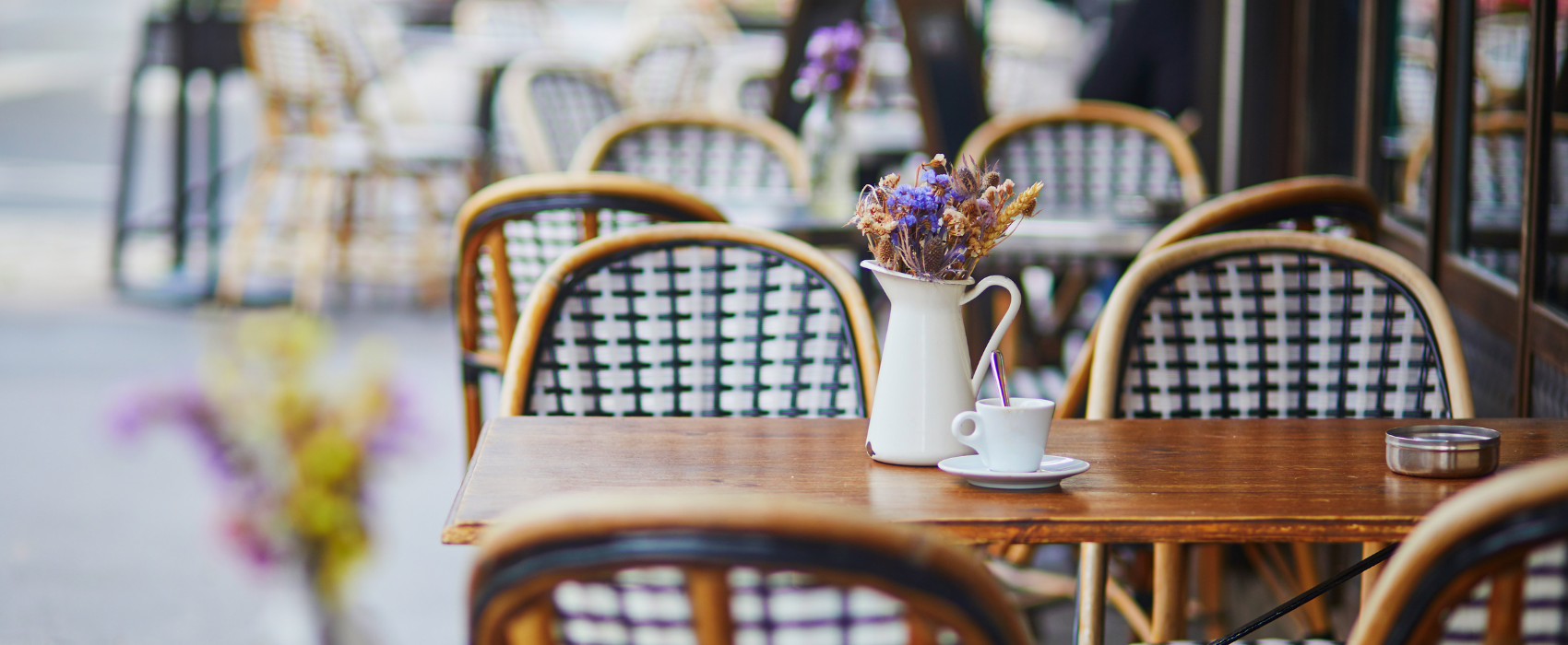sidewalk tables and chairs