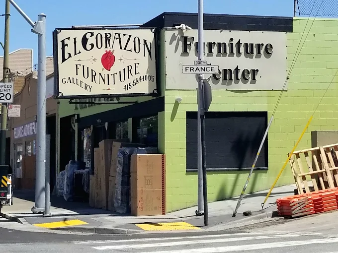 el corazon exterior storefront